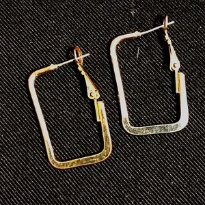 Gold tone square hoop earrings